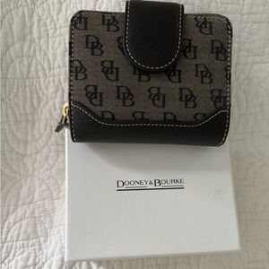 Dooney & Bourke signature logo wallet